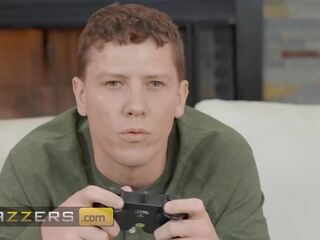 David Leaves His Friend to Play His Game Alone & Goes to Fuck His Stepmom Hot Ass Hollywood - Brazzers