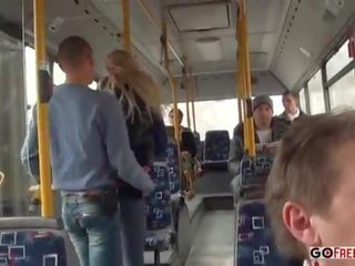 Lindsey olsen fund inpulit pe the public bus; amator, blonda, muie, autobus sex, jet de sperma, natural pițigoi