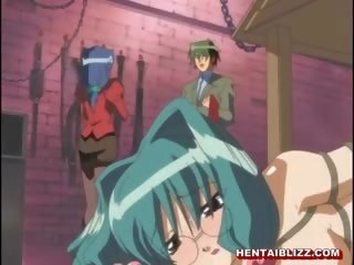 Kyut hentai makakakuha ng ikadena at whipped mahirap