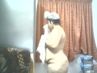 Mallu Bhabi Nude Show
