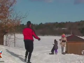 Spin la bouteille et engulf une grand dix pounder de