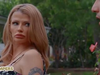 Lil humpers - seksi besar tetek joslyn james mencintai menggesek bagian tubuh pasangan jenis dia lawn gnome