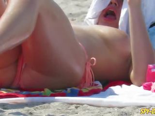 Rallig amateur groß brüste teenageralter voyeur strand video