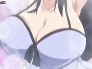Gigantisk breasted animen baben blir gnuggade
