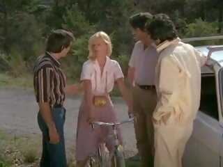 Vacances sexuelles 1976, безплатно група порно видео 4б