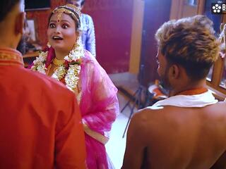 Desi královna velké krásné ženy sucharita plný čtveřice swayambar tvrdéjádro erotický noc skupina pohlaví gangbang plný film hindština zvuk