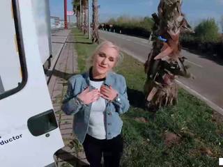 Italian babe fucks stranger in her truck