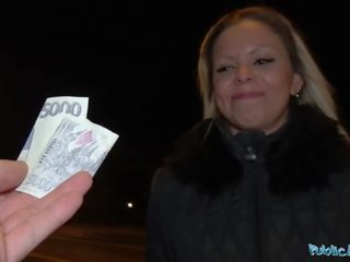 Public agent vânătoare pentru sexy fund pe the străzi