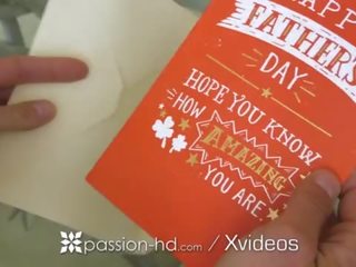 Passion-hd bapa hari zakar/batang menghisap hadiah dengan langkah anak perempuan lana rhoades