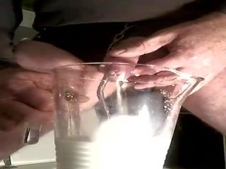 牛奶 插入 在 阴茎 和 附带