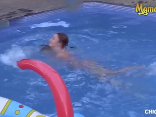 Chicas loca - rus adolescenta stacy şarpe piscina petrecere in trei - mamacitaz