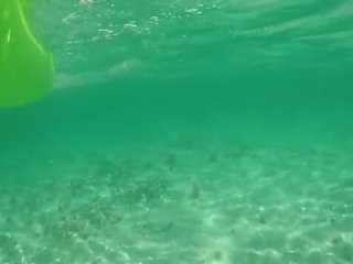 ענק עוגית לאחר pov סקס, ביקיני kayaking ל בחוץ ציבורי חוף!