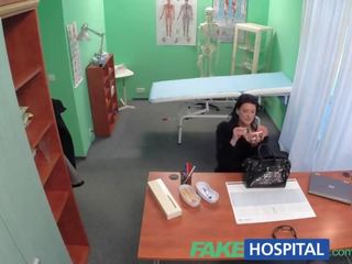 Fakehospital medic mărci sigur pacient este bine checked peste porno videouri