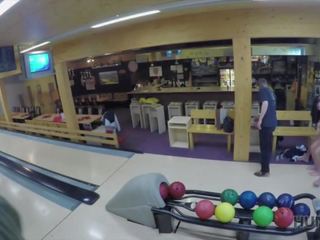 Hunt4k. seks in een bowling plaats - i&#039;ve gekregen strike!