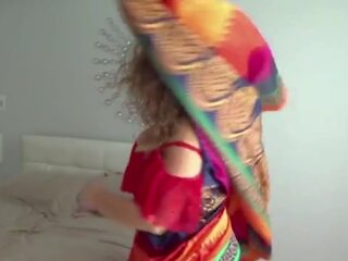 デジ インディアン 赤 サリー おばちゃん 服を着ない パート - 1: 高解像度の ポルノの 93