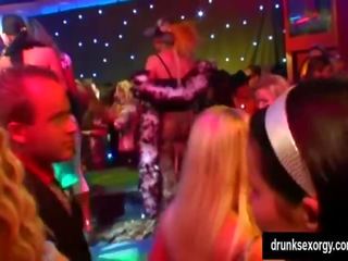 Stars Porno merr cocks në casino festë