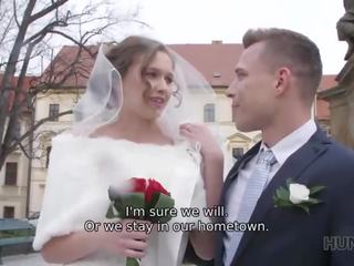 Hunt4k. comel pengantin perempuan mendapat fucked untuk wang dalam depan daripada beliau groom lucah video-video