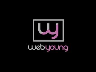 Webyoung đồng tính nữ nư sinh được âm hộ ăn trên bàn