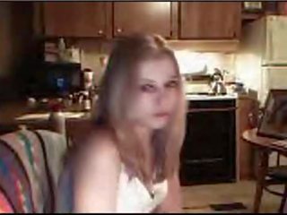 Jovem gaja expondo quente corpo em webcam